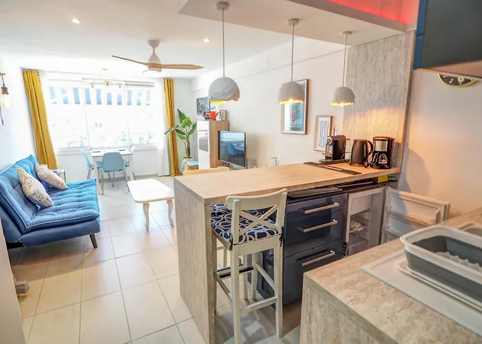 Апартаменты Balcis By Hello Homes